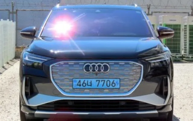 인천중고매매사이트 Q4 e-트론 40 프리미엄 매물 사진 3 - 2024/08 30,065km